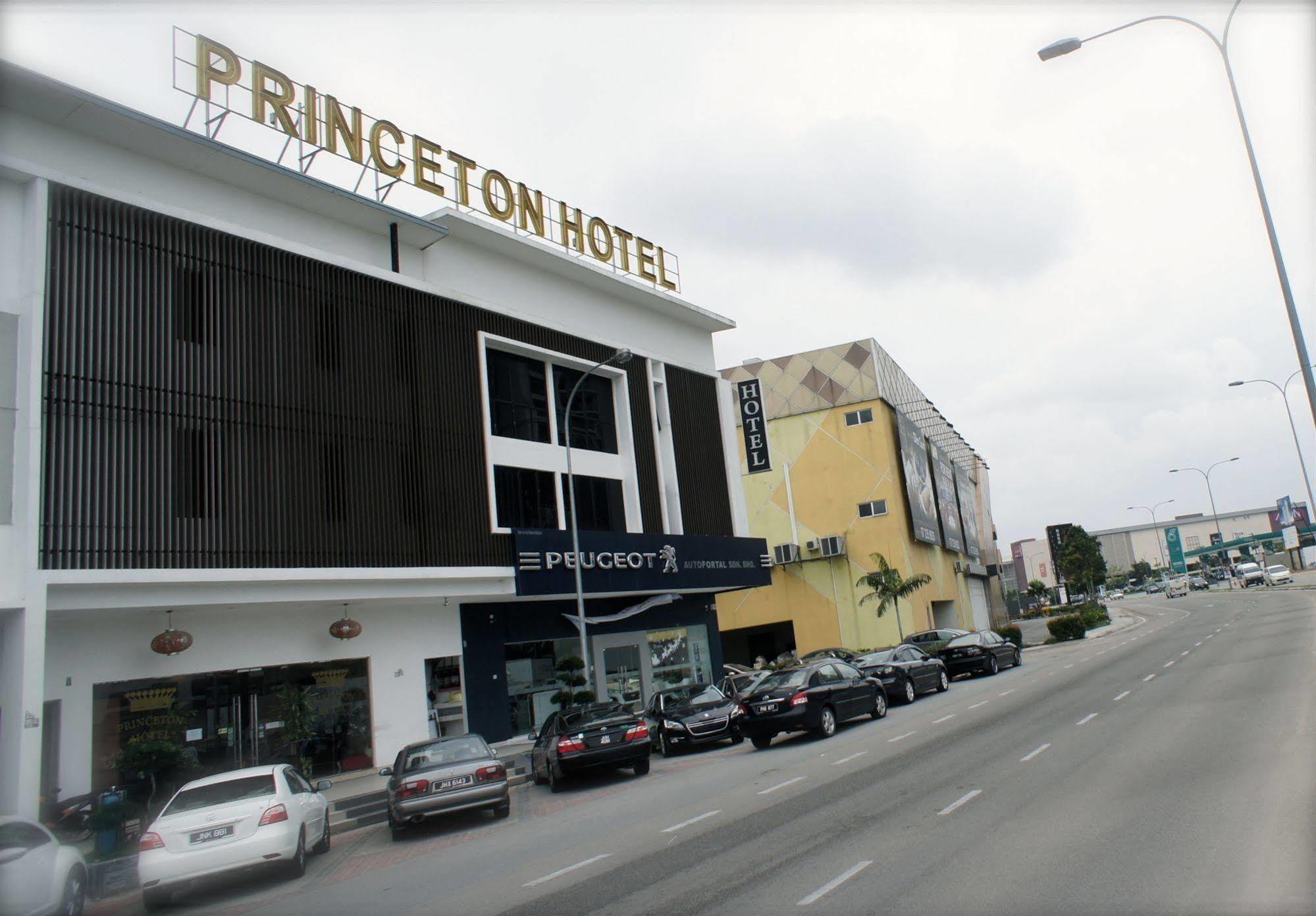 Hotel Zamburger Bukit Indah Johor Bahru Kültér fotó